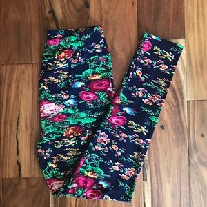 WinWin Floral Super Soft Leggings NWOT